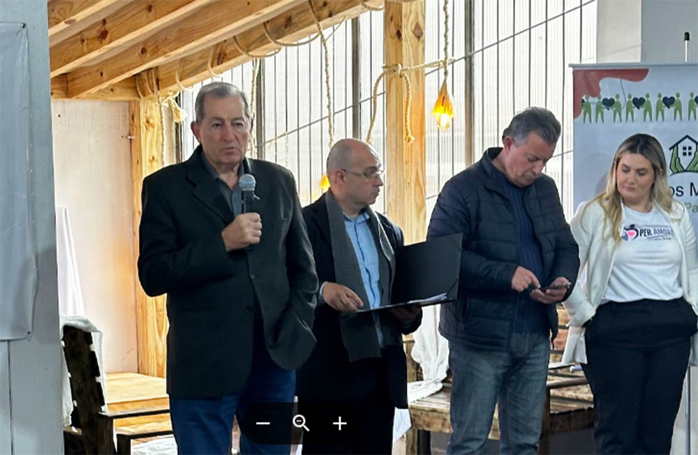 Presidente da Fundação Caxias, Euclides Antônio Sirena, fala sobre o início das atividades do N.O.S. em cerimônia de abertura oficial - Foto: Victoria Zanrosso